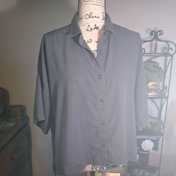 Everlane Charcoal Button-Down Hi Lo Shirt Size Medium - Picture 2 of 14